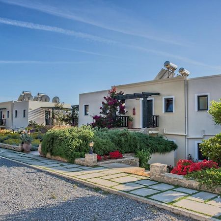 Magnolia Apartments And Studios ฟาลาซาร์นา ภายนอก รูปภาพ